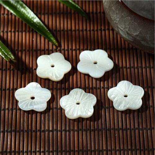 50Pcs/lot wholesale 18mm natural shell beads carving flower beads DIY handmade jewelry making accessories earrings high quality