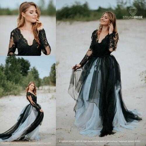 Elegant Black Bohemian Wedding Dresses with Long Sleeves Lace Appliques Gothic Bridal Gowns Beach Garden Informal Temple Gown