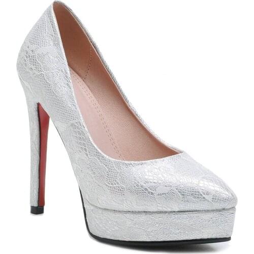 Chinese style wedding shoe size and age season in 2019 new product fashion pointed high code 33-43 single shoes