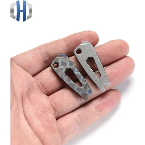 Multi-function Titanium Alloy EDC Gadget Keychain Pendant Hang Buckle Hanging Outdoor Screwdriver Screwdriver