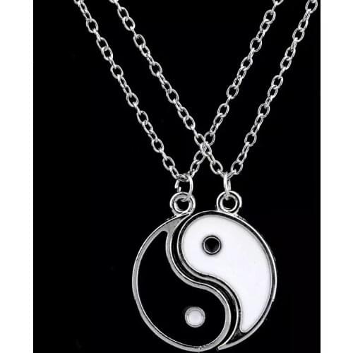 2Pcs/set Best Friends Couple Necklaces Yin Yang Charm Pendant Necklace Jewelry for Lovers Sisters Valentines Gift
