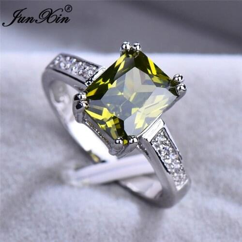 Cute Female Peridot Stone Ring Simple Geometric Finger Ring Retro Wedding Band Promise Engagement Rings For Women