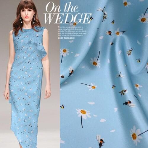 140CM*50CM thickness 19 mu fresh and fresh Xiao Zou Ju digital printing silk stretch satin fabric mulberry silk dress fabric