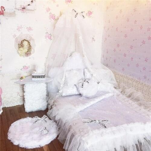 1:6 Dollhouse Furniture for dolls Miniature doll bed kawaii simulation soft gorgeous white bed pretend play toys for girls gifts