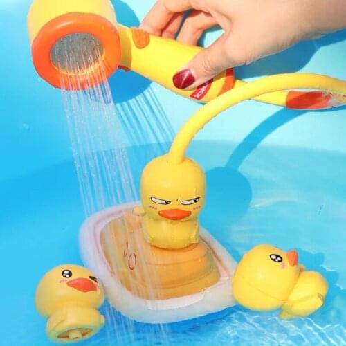 New Childrens Water Toys Electric Rotary Water Spray Duckling Shower Baby Bathroom Bath Toys Water Spray Water Toys