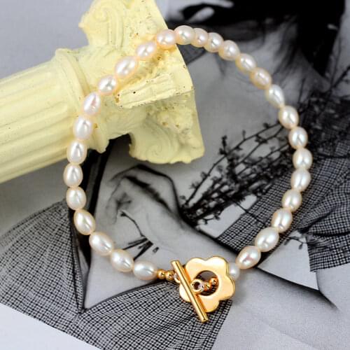 Flatfoosie Elegant Natural Pearl Flower OT Buckle Metal Bracelet for Women Sweet Cute Little Daisy Bracelet Personality Jewelry