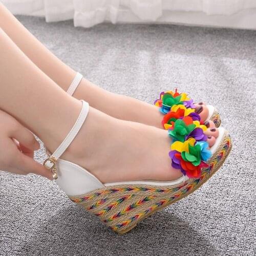 Crystal Queen Women Summer Wedge Sandals Female Floral Platform Bohemia High Heel Sandals Ankle Strap Open Toe Ladies Shoes