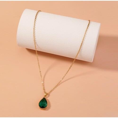 Temperament Necklace Green Water Drop Section Palace Style Wild Clavicle Chain Personality Jewelry Woman Valentines Day Gift