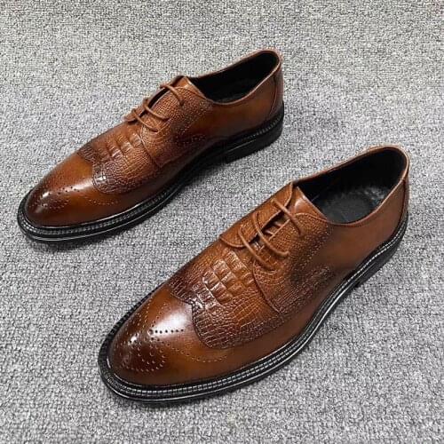 Yomior New 2021 Vintage Fashion Men Casual Leather Shoes Formal Dress Loafers Designer Crocodile Business Wedding Brogue Shoes