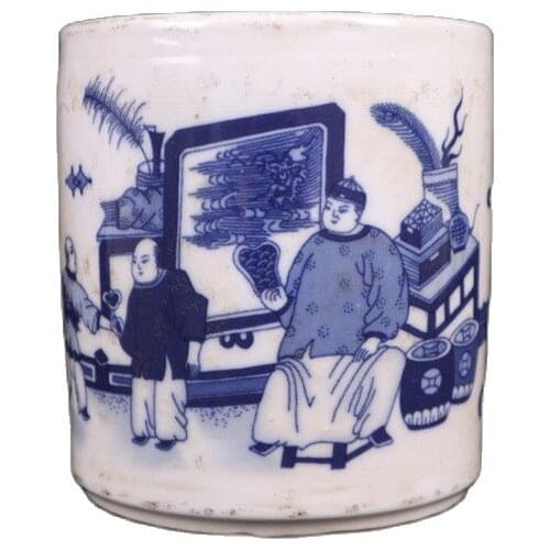 China Jingdezhen Ceramic blue and white figure pattern pen holder