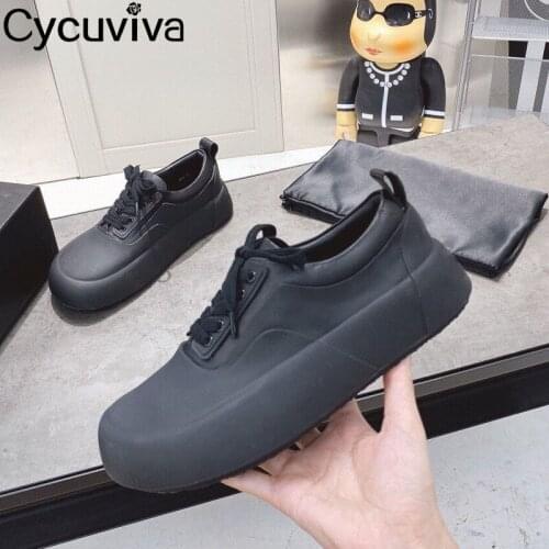 Designer Lace Up Bread Shoes Women Sneakers Round Toe Black White Flat Shoes Female Casual Platform Ladies Shoes Zapatos Mujer