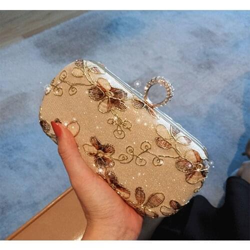 Vintage Women Handbag Rhinestones Bags for Women 2018 Embroidery Finger Rings Evening Bags Banquet Wedding Bridal Shoulder bag