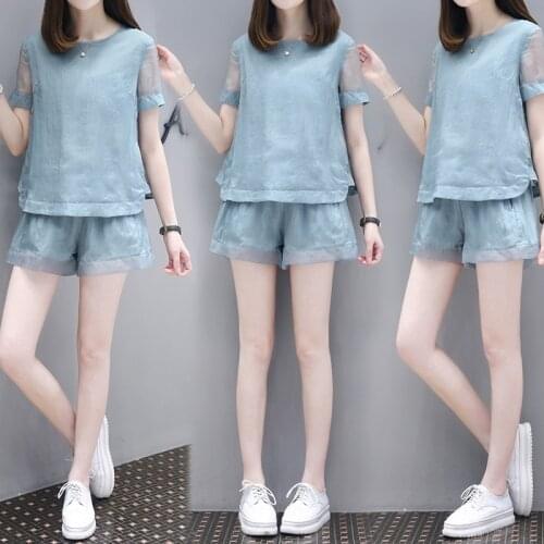 2021 Summer Suit New Style Plus Size Womens Suit Loose Short Sleeve T-shirts and Shorts Two-piece Suit Women Fashion Sets Q32