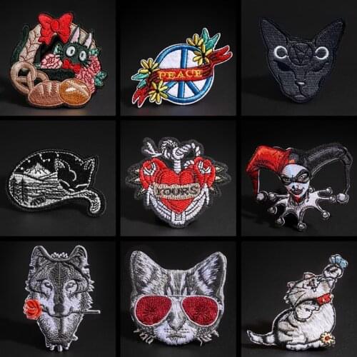 High Quality Dreamcatcher Patches Iron On Black Sky Cat Heart Love Embroidered Appliques 3D Diy Rose Wolf flower Cat Badges