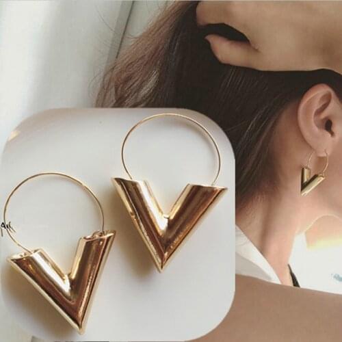 2019 New Hottest Womens Fashion Earrings Simple Metal Texture Letter V Drop Earrings For Women Jewelry