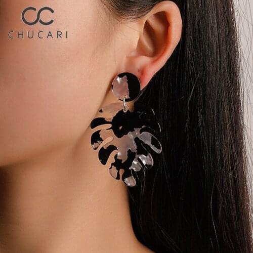 CHUCARI Womens Clothing