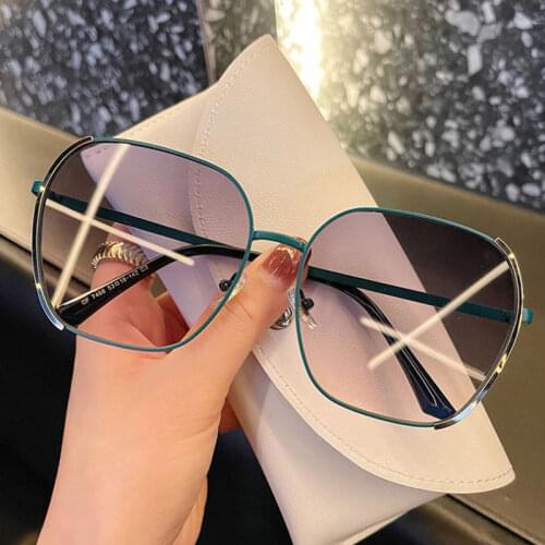 2021 New Brand Design Vintage Sunglasses Women Men Fashion Retro Clear Lens Oversize Sun Glasses Female UV400