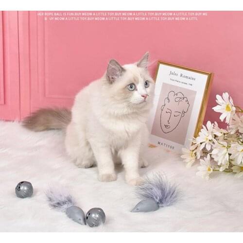 2PCS Creative Cat Toy Mouse Simulated Feather Cat Toy Gray Cat Bell Ball Cat Play Toy Pet Kitten Chewing Toy Cat Supplies