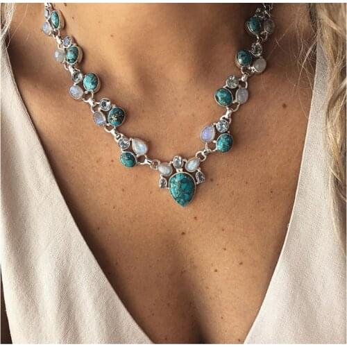 Fashion Vintage Charm Necklace For Women Individual Character Necklace Is Set Green Crystal Boho Style Flower Necklaces