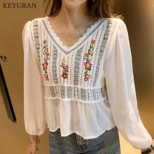 Patchwork Hollow Out Embroidered T-shirt female design sense niche tops 2021 spring autumn new V-neck long-sleeve Tees shirts