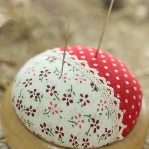 Needle Cushion Stylish Bright-colored Fabric Handmade Flower Pattern Pin Cushion for Home Needlework Accessories Sewing Tools