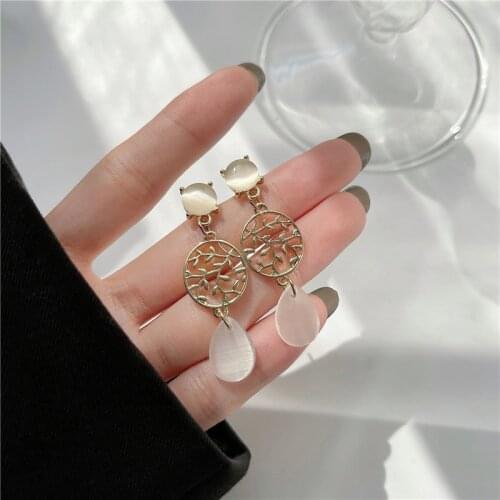 Han Edition Style Baroque Earrings Fashion And Contracted Opals Tassel Stud Earrings Women Jewelry Accessories Wholesale