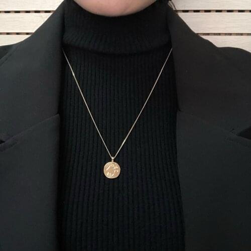 2020 Korea new geometric round double-layer Pearl womens chain necklace girls party gift simple jewelry necklace pendant