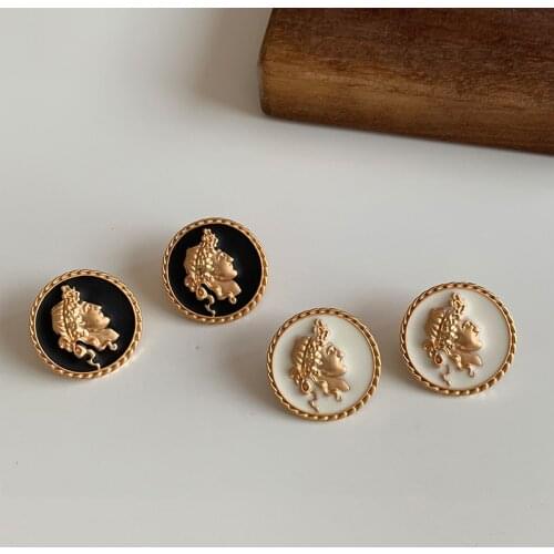 2021 Trendy Vintage Button Enamel Glitter Round Coin Stud Earrings for Women Girls Gold Metal Coin Portrait Travel Party Jewelry
