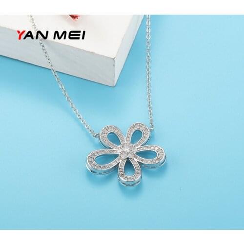 Chain Flower Necklace for Women Pendant Choker Fashionable Dense Inlaid Zircon Wedding Jewelry Luck Clover Sakura Wedding Party