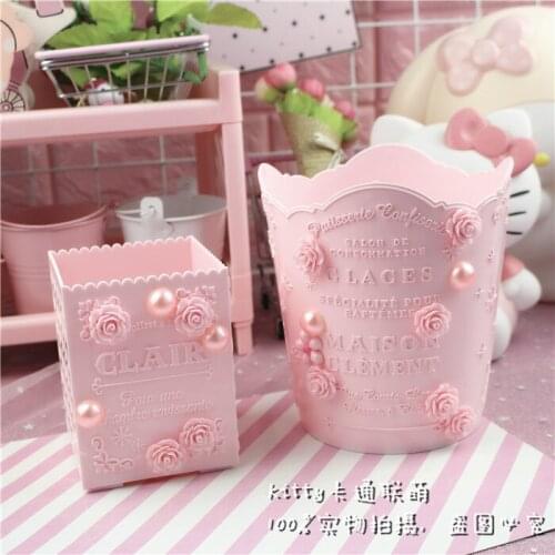Creative embossed girls heart makeup brush pen holder high-quality plastic hollow debris stationery storage bucket basket