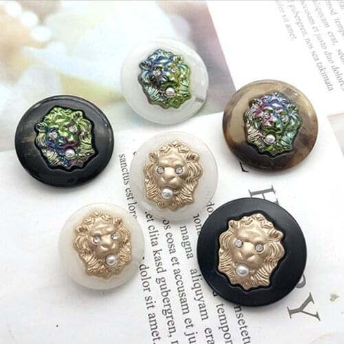 2Pcs/Lot Round Color Lion Head Diamond-Studded Pearl Buttons For Suit Coat Decoration Clothing Accessories HS-201010-4