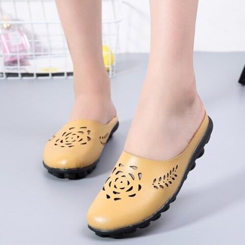 Plus Size Women Slippers 2018 New Fashion Cow Leather Shoes Women Summer Hollow Out Slides Soft Leather Sandal 35-44 White Black