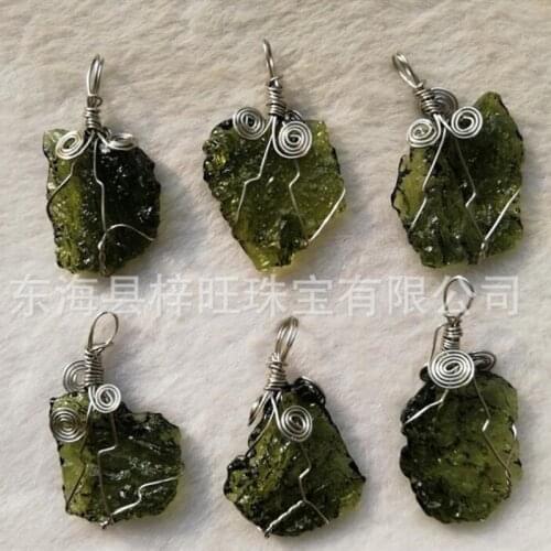 Hot Sale A++ Natural Moldavite green aerolites crystal stone pendant energy apotropaic4g-6g/ lot+ free rope Unique Necklace