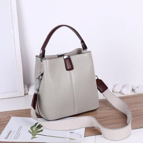 Versatile Fashion Designers Bag Women Messenger Bags Handbag Genuine Leather Crossbody Shoulder Bag Simple Lady Females Bucket
