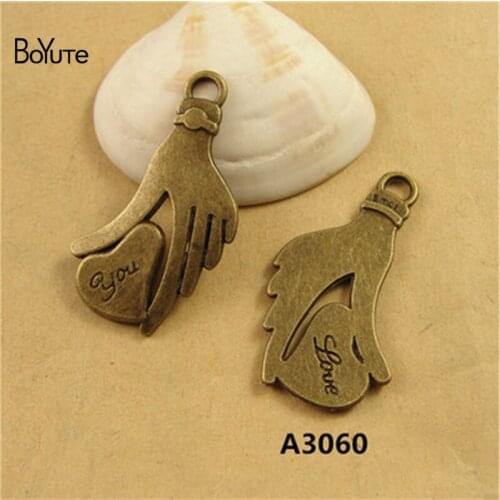 BoYuTe (50 Pieces/Lot) 34*22MM Zinc Alloy Love Hand Pendant Diy Heart Antique Bronze Plated Metal Pendant for Jewelry Making