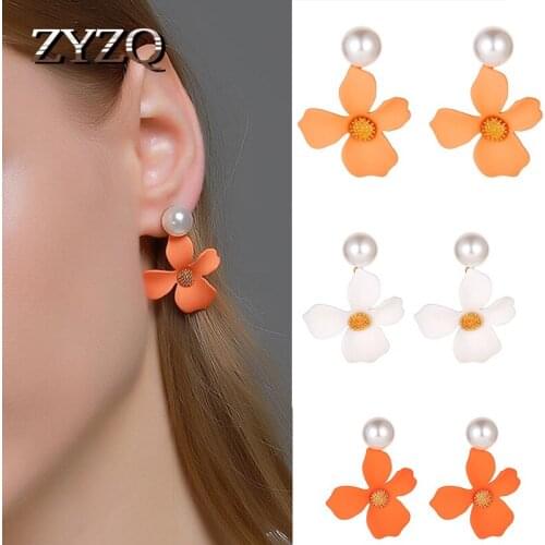 ZYZQ Korean Imitation Pearl Flower Stud Earrings For Women Classic Enamel Fashion Pendientes Ear Jewelry Female Brincos 2020