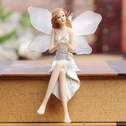 Creative decorations, home decorations, beautiful and fresh characters, wedding room resin moon decorations