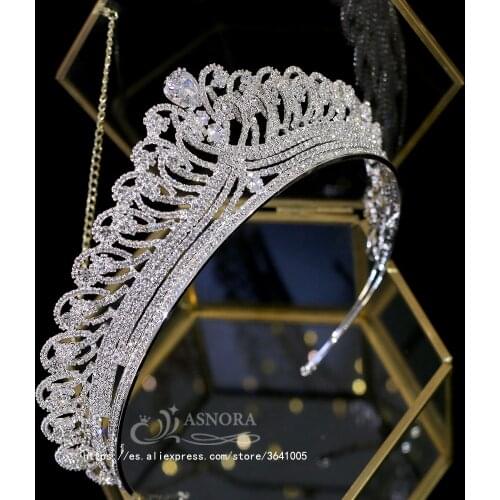 New Corolla Zinc Alloy Headdress for Bride Tiaras Noble Bride Wedding Crown Gift Accessories A00655