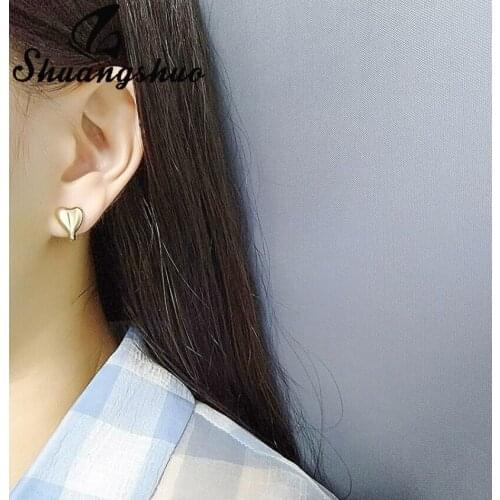 Shuangshuo Minimalist Heart Shaped Pendant Earrings Round Circle Stud Earrings for Women Gothic Huggies Buckle Earring Jewelry