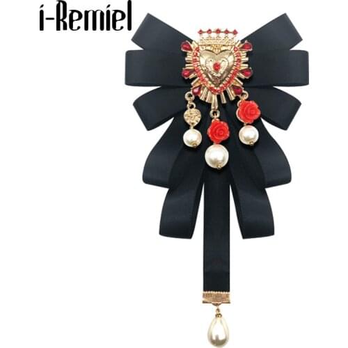 New Retro Fabric Pearl Bow Tie Brooch Ribbon Flower Lapel Pins Shirt Collar Luxulry Jewelry Brooches for Women Accessories