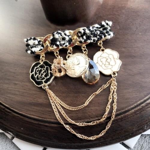 Luxury Vintage Handmade Brand Tower Pearl Brooches For Woman Camellia Pin For Coat Scraf Brooch Fine Jewelry