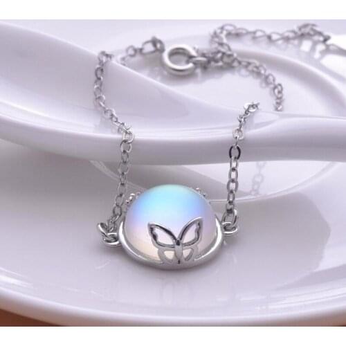 2021 New Round Aurora Stone Opal Inlaid Butterfly Bracelet Womens Fashion Metal Jewelry Accessories Party Ladies Gift