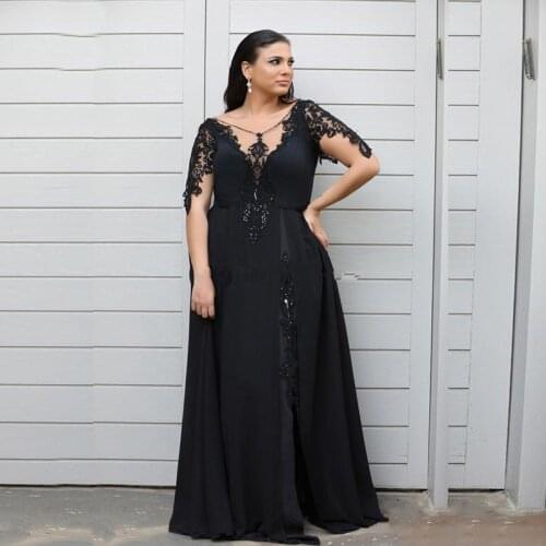 On Sale Saudi Arabic Black Lace Mother of the Bride Dresses Half Sleeves Beaded Side Split Wedding Party Dresses Appliqued 2021