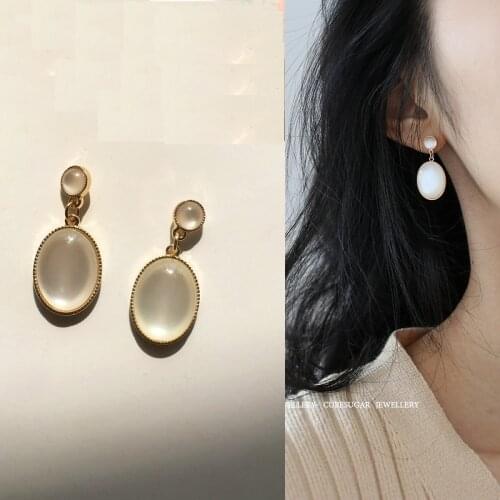 Korean Style Ins Simple Water Drop Oval Earrings Lady Temperament White Moonlight Stone Ear Clip Geometric Shape Earrings Female