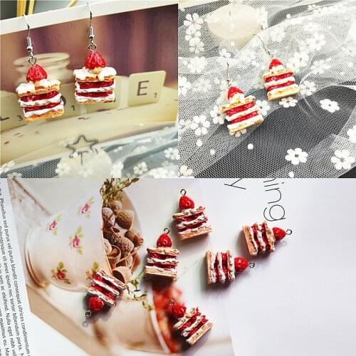 10pcs/lot Strawberry Cake Shape Charms Pendants for DIY Decoration Bracelets Necklace Earring Key Chain Jewelry Making