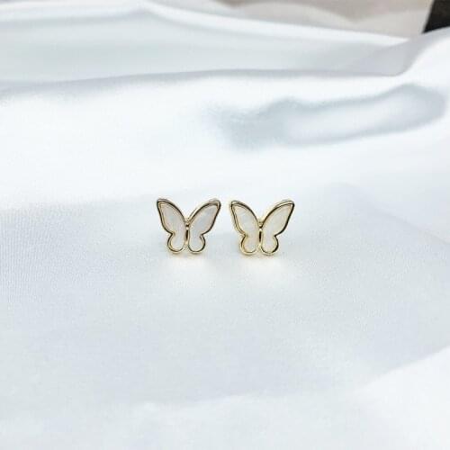 Mini Butterfly Earrings Korea Ins Cold Style Elegant Imitation Shell Simple Earrings Non-piercing Ear Clip Low Price Best Sell