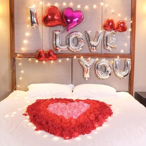 Artificial rose fake petals hand sprinkle flower net red room bedroom wedding room layout decoration confession romantic string