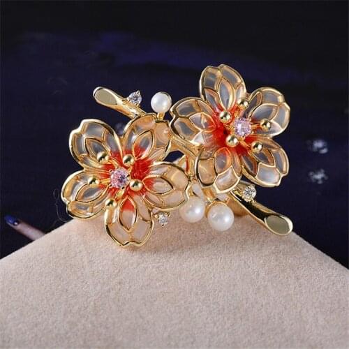 Delicate Pearl Flower Enamel Pins Beautiful Brooches for Women Plant Pins Girls Corsage Wedding Bouquet Jewelry broche bijoux