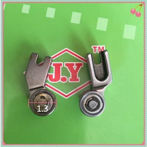 2pcs Template iron single wheel presser foot K1 K2 iron roller presser foot 1.3CM left and right single wheel presser foot