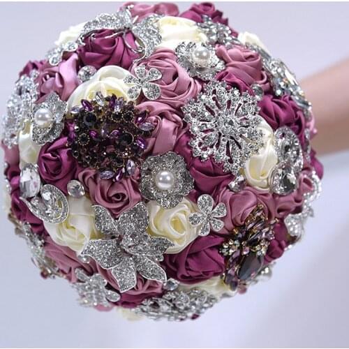Bling Bling Crystal Adorned Handmade Satin Rose Bridal Bouquets Flowers Crystal Brooch Handholds Customized Bouquet 2019 Custom